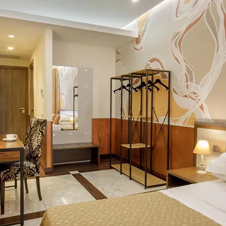 Corso Grand Oda ve Kahvaltı 4*